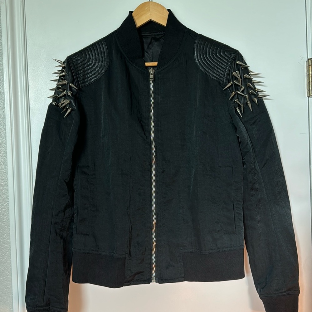 Rosso Homme Spiked Shoulder Jacket